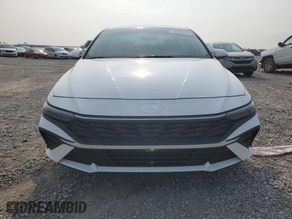 2024 Hyundai Elantra SE z VIN KMHLL4DG0RU786726, wystawiony jako Copart lot #58753815 z przebiegiem 14 065 mil mil oraz Szkoda całkowita • Salvage title. Historia ofert i sprzedaży dostępna na DreamBid. Obrazek 5.