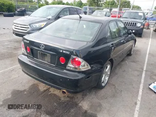 2002 Lexus IS 300/350 z VIN JTHBD192X20039560, wystawiony jako IAAI lot #42311676 z przebiegiem 198 164 mil mil oraz . Historia ofert i sprzedaży dostępna na DreamBid. Obrazek 4.