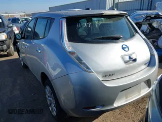 2015 Nissan LEAF SV with VIN 1N4AZ0CP6FC320049, listed as a IAAI auction lot 41645954 with 147,357 mi miles. Bid and sale history available at carsss.com. Image 3.
