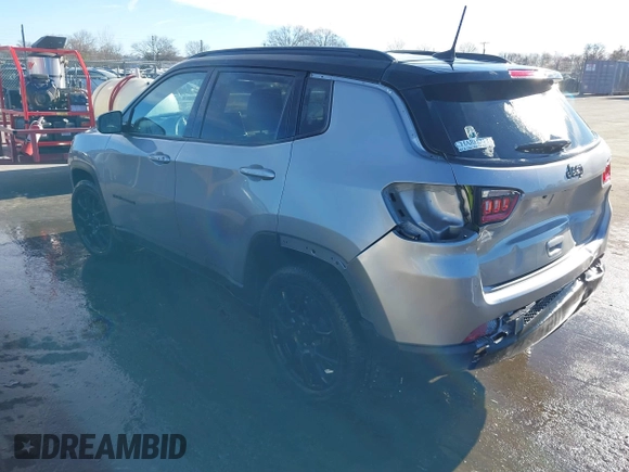 2022 Jeep Compass Latitude with VIN 3C4NJCBB9NT187946, listed as a IAAI auction lot 41675926 with 25,506 mi miles and . Bid and sale history available at carsss.com. Image 3.