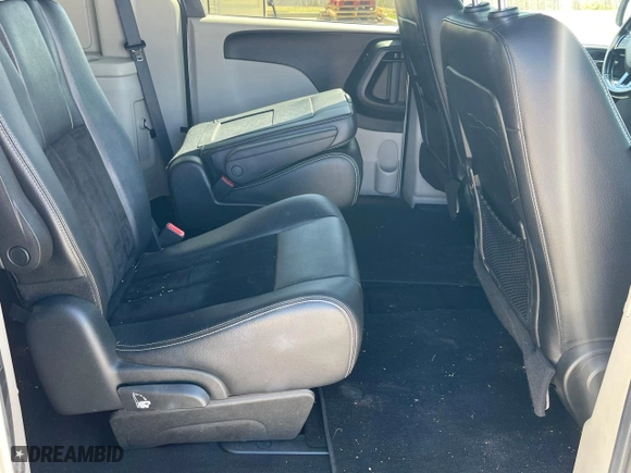 2018 Dodge Grand Caravan SXT with VIN 2C4RDGCG9JR179109, listed as a Copart auction lot 53186525 with 96,997 mi miles and Clean Title. Bid and sale history available at carsss.com. Image 6.