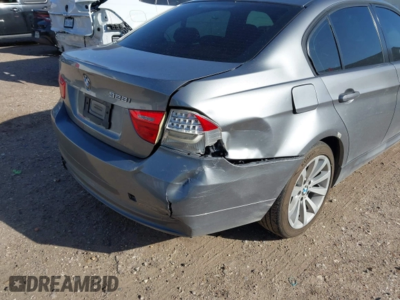 2011 BMW 3 Series 328i xDrive with VIN WBAPK7G53BNN85078, listed as a IAAI auction lot 41705410 with 142,695 mi miles and . Bid and sale history available at carsss.com. Image 6.