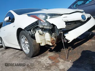 2018 Toyota Prius Two with VIN JTDKBRFU5J3076265, listed as a IAAI auction lot 41646990 with 216,021 mi miles. Bid and sale history available at carsss.com. Image 17.