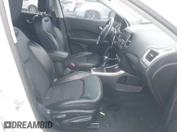 2018 Jeep Compass Latitude with VIN 3C4NJCBB9JT495368, listed as a IAAI auction lot 42232226 with 44,143 mi miles and . Bid and sale history available at DreamBid. Image 5.