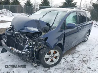 2018 Toyota Sienna LE Auto Access Seat with VIN 5TDKZ3DC3JS905514, listed as a IAAI auction lot 41591539 with 1 mi miles. Bid and sale history available at carsss.com. Image 2.
