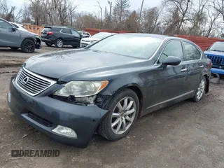 2007 Lexus LS 460 with VIN JTHBL46F975032735, listed as a IAAI auction lot 41952569 with 177,038 mi miles. Bid and sale history available at carsss.com. Image 22.
