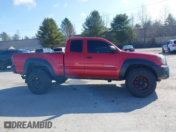 2014 Toyota Tacoma with VIN 5TFUX4EN7EX027719, listed as a IAAI auction lot 41922936 with 163,047 mi miles and . Bid and sale history available at DreamBid. Image 14.
