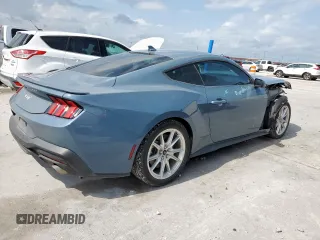 2024 Ford Mustang GT z VIN 1FA6P8CF3R5430888, wystawiony jako Copart lot #63098245 z przebiegiem 8 006 mil mil oraz Szkoda całkowita • Salvage title. Historia ofert i sprzedaży dostępna na DreamBid. Obrazek 3.