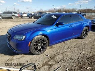 2019 Chrysler 300 with VIN 2C3CCABG4KH548820, listed as a Copart auction lot 46477955 with 121,900 mi miles and Salvage Title. Bid and sale history available at carsss.com. Image 1.
