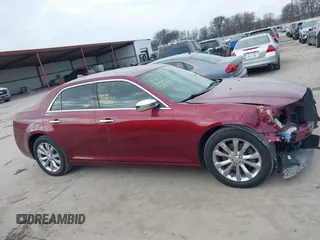 2019 Chrysler 300 Limited with VIN 2C3CCAKG4KH586497, listed as a IAAI auction lot 41511850 with 55,479 mi miles. Bid and sale history available at carsss.com. Image 14.