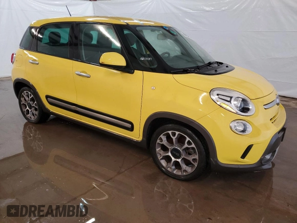 2014 FIAT 500L Trekking with VIN ZFBCFADH4EZ018699, listed as a Copart auction lot 75548304 with 63,558 mi miles and Clean Title. Bid and sale history available at carsss.com. Image 4.