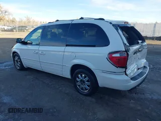 2005 Chrysler Town & Country Limited with VIN 2C8GP64L25R161995, listed as a IAAI auction lot 41403697 with 244,202 mi miles. Bid and sale history available at carsss.com. Image 3.