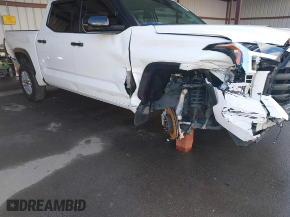 2022 Toyota Tundra 2WD SR5 with VIN 5TFLA5AB8NX018073, listed as a IAAI auction lot 41782146 with 57,053 mi miles. Bid and sale history available at carsss.com. Image 6.