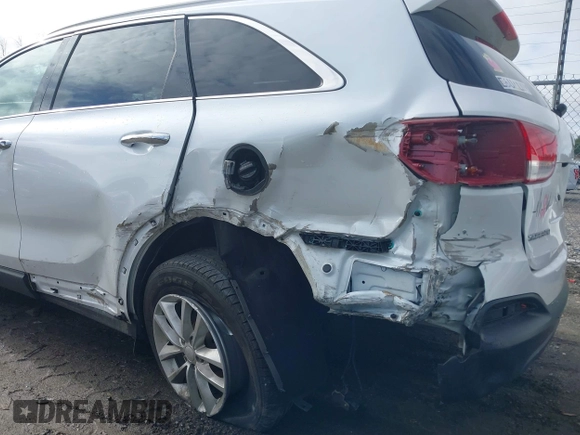 2018 Kia Sorento LX V6 with VIN 5XYPGDA52JG374276, listed as a IAAI auction lot 41825942 with 57,690 mi miles. Bid and sale history available at carsss.com. Image 6.