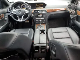 2012 Mercedes-Benz C 300 Sport z VIN WDDGF8BB8CR193000, wystawiony jako Copart lot #58713895 z przebiegiem 144 622 mil mil oraz Szkoda całkowita • Salvage title. Historia ofert i sprzedaży dostępna na DreamBid. Obrazek 8.