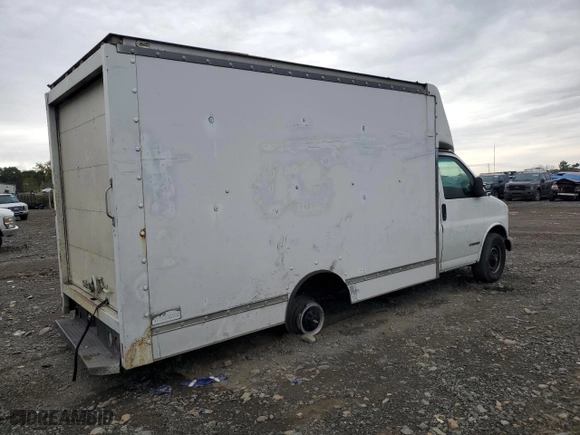 2002 Chevrolet Express Commercial Cutaway E23 with VIN 1GBHG31R021196049, listed as a Copart auction lot 71881934 with NaN miles and Salvage Title. Bid and sale history available at carsss.com. Image 3.