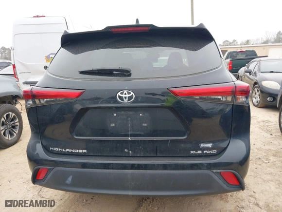 2020 Toyota Highlander XLE with VIN 5TDHZRBH7LS025107, listed as a IAAI auction lot 41236242 with 68,646 mi miles. Bid and sale history available at carsss.com. Image 16.