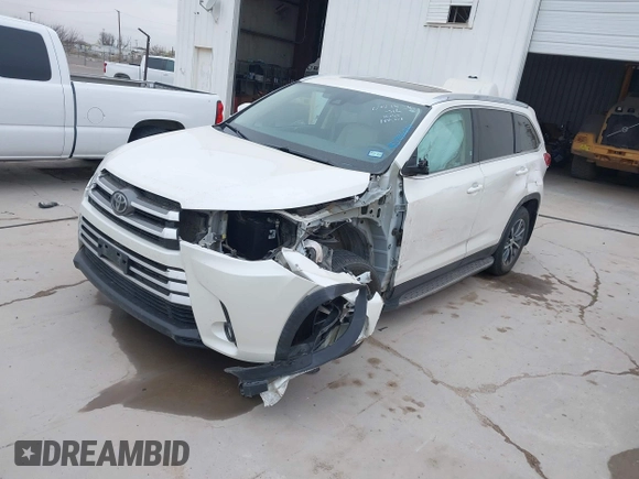 2019 Toyota Highlander SE with VIN 5TDKZRFH3KS366017, listed as a IAAI auction lot 40986322 with 67,313 mi miles and . Bid and sale history available at DreamBid. Image 2.