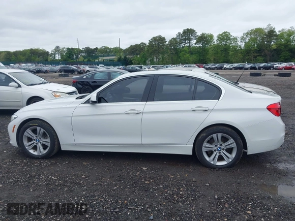 2018 BMW 3 Series 330i xDrive with VIN WBA8D9C52JEM32318, listed as a IAAI auction lot 42309352 with 61,828 mi miles and . Bid and sale history available at DreamBid. Image 14.