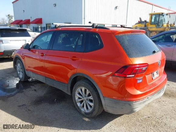2019 Volkswagen Tiguan S with VIN 3VV1B7AX8KM113120, listed as a IAAI auction lot 41789099 with 124,355 mi miles. Bid and sale history available at carsss.com. Image 3.