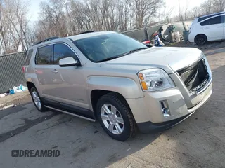 2013 GMC Terrain SLE with VIN 2GKFLSE36D6233821, listed as a IAAI auction lot 41662874 with 136,333 mi miles. Bid and sale history available at carsss.com. Image 1.