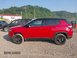 2024 Jeep Compass Latitude with VIN 3C4NJDBN8RT592122, listed as a IAAI auction lot 42375753 with 8,187 mi miles and . Bid and sale history available at DreamBid. Image 14.