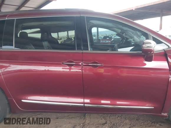 2019 Chrysler Pacifica Limited z VIN 2C4RC1GG0KR507643, wystawiony jako IAAI lot #42034094 z przebiegiem 127 595 mil mil oraz . Historia ofert i sprzedaży dostępna na DreamBid. Obrazek 13.