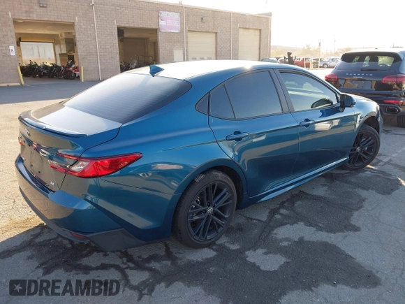 2025 Toyota Camry LE with VIN 4T1DAACK8SU051433, listed as a IAAI auction lot 41893289 with 10,084 mi miles and . Bid and sale history available at DreamBid. Image 4.
