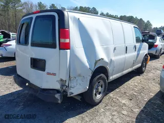 2005 GMC Savana Cargo Van with VIN 1GTFG15X451230398, listed as a IAAI auction lot 41666945 with 251,720 mi miles. Bid and sale history available at carsss.com. Image 4.