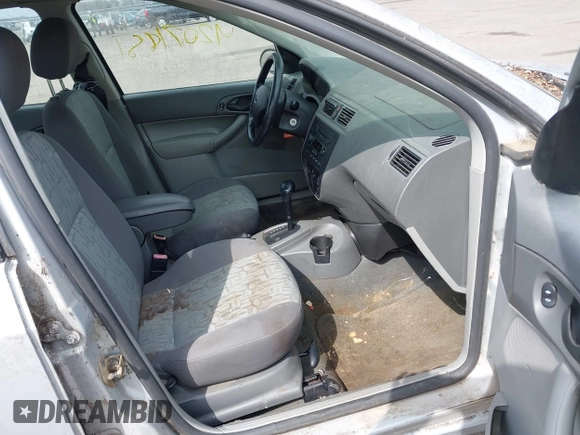 2005 Ford Focus S with VIN 1FAFP34N95W233320, listed as a IAAI auction lot 42071851 with 166,316 mi miles. Bid and sale history available at carsss.com. Image 5.