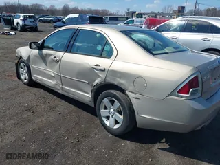 2006 Ford Fusion SE with VIN 3FAFP07176R240651, listed as a IAAI auction lot 41867045 with 164,455 mi miles. Bid and sale history available at carsss.com. Image 17.