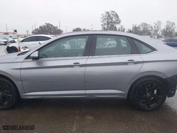 2025 Volkswagen Jetta SE with VIN 3VW7X7BUXSM008901, listed as a IAAI auction lot 41580343 with 1,198 mi miles. Bid and sale history available at carsss.com. Image 15.