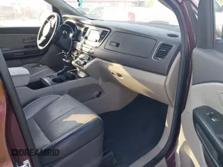 2017 Kia Sedona LX with VIN KNDMB5C18H6320706, listed as a IAAI auction lot 42007075 with 276,674 mi miles. Bid and sale history available at carsss.com. Image 5.
