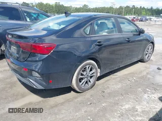 2022 Kia Forte LXS z VIN 3KPF24AD8NE419189, wystawiony jako IAAI lot #41983931 z przebiegiem 120 000 mil mil oraz . Historia ofert i sprzedaży dostępna na DreamBid. Obrazek 4.