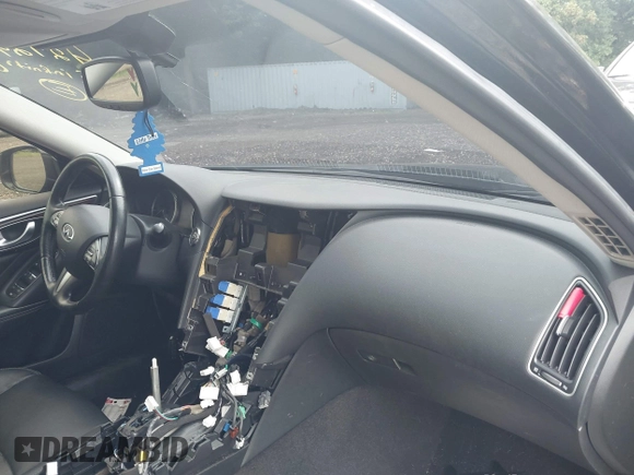 2015 Infiniti Q50 Premium with VIN JN1BV7AR8FM407956, listed as a IAAI auction lot 42724981 with 99,507 mi miles and . Bid and sale history available at DreamBid. Image 5.