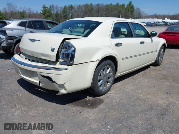 2007 Chrysler 300 C with VIN 2C3KA63H87H897640, listed as a IAAI auction lot 42098669 with 87,801 mi miles. Bid and sale history available at carsss.com. Image 4.