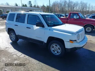2014 Jeep Patriot Sport z VIN 1C4NJRBB7ED924392, wystawiony jako IAAI lot #41585447 z przebiegiem 214 607 mil mil oraz . Historia ofert i sprzedaży dostępna na DreamBid. Obrazek 1.