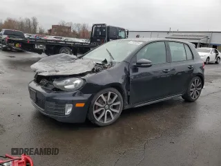 2013 Volkswagen GTI Autobahn с VIN WVWGD7AJ2DW122946, выставлен на аукционе Copart как лот 81983854 с пробегом 209 607 миль миль и Списание • Salvage title. История ставок и продаж доступна на DreamBid. Изображение 1.