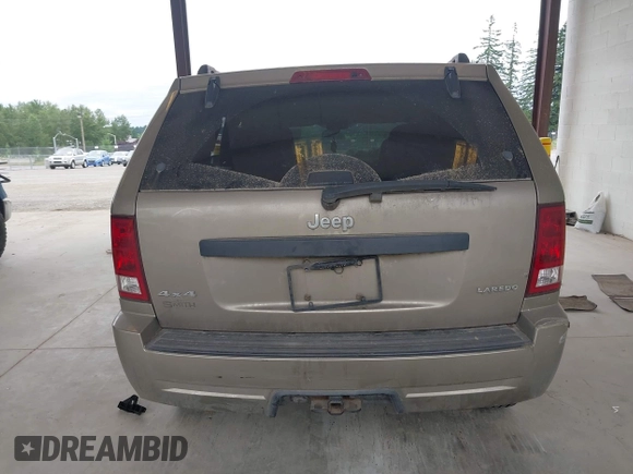 2005 Jeep Grand Cherokee Laredo with VIN 1J4GR48KX5C589625, listed as a IAAI auction lot 42699102 with Not provided miles and . Bid and sale history available at DreamBid. Image 17.