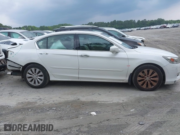 2013 Honda Accord Touring z VIN 1HGCR3F9XDA032241, wystawiony jako IAAI lot #42354887 z przebiegiem 152 067 mil mil oraz . Historia ofert i sprzedaży dostępna na DreamBid. Obrazek 13.
