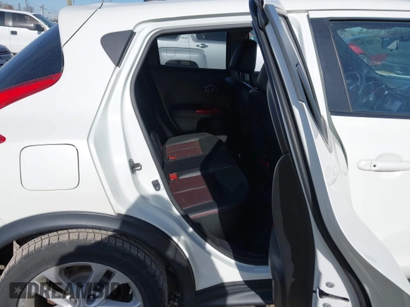 2013 Nissan Juke SL with VIN JN8AF5MV2DT226135, listed as a IAAI auction lot 41526382 with 99,069 mi miles. Bid and sale history available at carsss.com. Image 8.