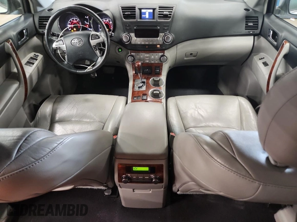 2011 Toyota Highlander Limited with VIN 5TDDK3EH5BS071335, listed as a Copart auction lot 59509395 with 195,068 mi miles and Salvage title. Bid and sale history available at DreamBid. Image 8.
