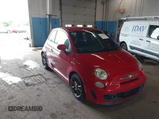 2015 FIAT 500 Abarth z VIN 3C3CFFFH1FT648121, wystawiony jako IAAI lot #42312335 z przebiegiem 156 532 mil mil oraz . Historia ofert i sprzedaży dostępna na DreamBid. Obrazek 1.