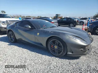 2019 Ferrari 812 z VIN ZFF83CLA8K0240465, wystawiony jako Copart lot #41425405 z przebiegiem Nie podano mil oraz Szkoda całkowita • Salvage title. Historia ofert i sprzedaży dostępna na DreamBid. Obrazek 4.