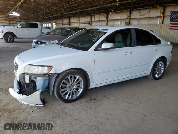2010 Volvo S40 z VIN YV1382MS0A2488945, wystawiony jako Copart lot #60099445 z przebiegiem 191 381 mil mil oraz Szkoda całkowita • Salvage title. Historia ofert i sprzedaży dostępna na DreamBid. Obrazek 1.