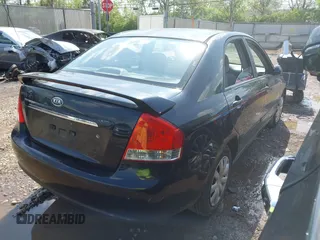 2007 Kia Spectra EX z VIN KNAFE121075478632, wystawiony jako IAAI lot #42167731 z przebiegiem 217 432 mil mil oraz . Historia ofert i sprzedaży dostępna na DreamBid. Obrazek 4.