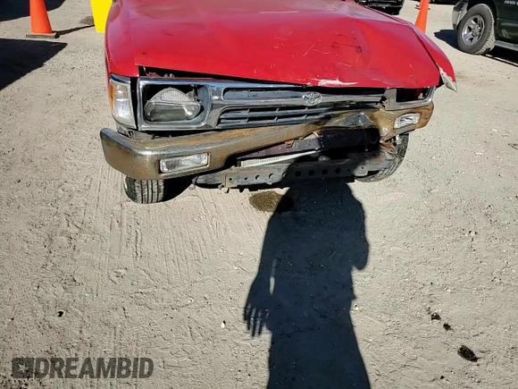 1992 Toyota Pickup DLX z VIN JT4RN93P1N5060207, wystawiony jako Copart lot #82868564 z przebiegiem 231 088 mil mil oraz Szkoda całkowita • Salvage title. Historia ofert i sprzedaży dostępna na DreamBid. Obrazek 10.