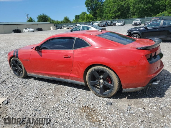 2013 Chevrolet Camaro LS z VIN 2G1FE1E32D9207577, wystawiony jako Copart lot #57692525 z przebiegiem 89 453 mil mil oraz Czysty tytuł • Clean title. Historia ofert i sprzedaży dostępna na DreamBid. Obrazek 2.