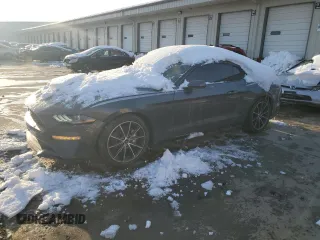 2018 Ford Mustang EcoBoost z VIN 1FA6P8TH6J5179824, wystawiony jako Copart lot #41679365 z przebiegiem 74 171 mil mil oraz Szkoda całkowita • Salvage title. Historia ofert i sprzedaży dostępna na DreamBid. Obrazek 1.