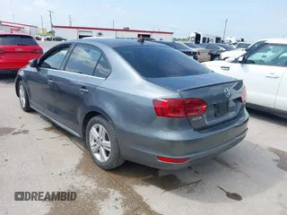 2013 Volkswagen Jetta Hybrid SE с VIN 3VW637AJ5DM263330, выставлен на аукционе IAAI как лот 42540756 с пробегом 109 164 миль миль и . История ставок и продаж доступна на DreamBid. Изображение 3.